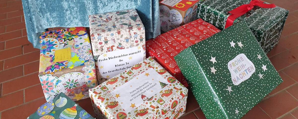 Pakete Weihnachtstrucker